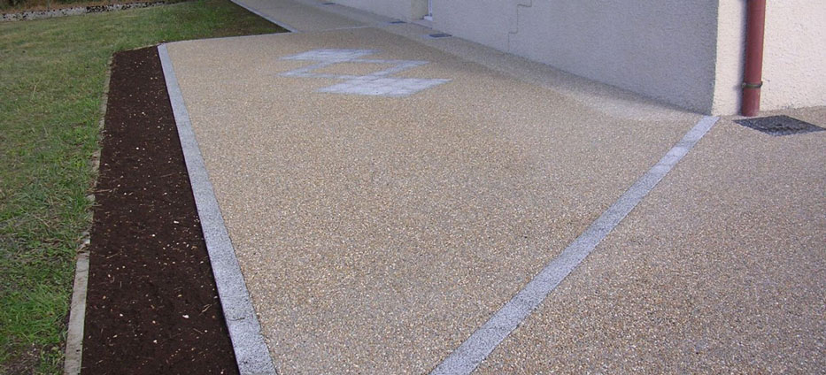 terrasse en Béton lavé avec bordures