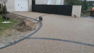 Descente de garage en béton désactivé