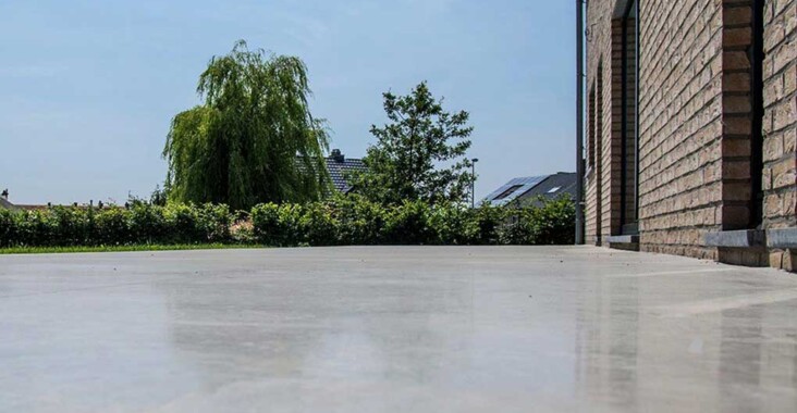 Terrasse en béton lissé